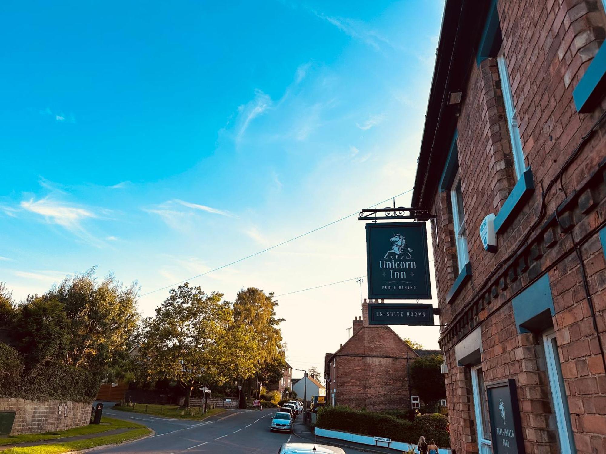 The Unicorn Inn Newton Solney Exterior foto