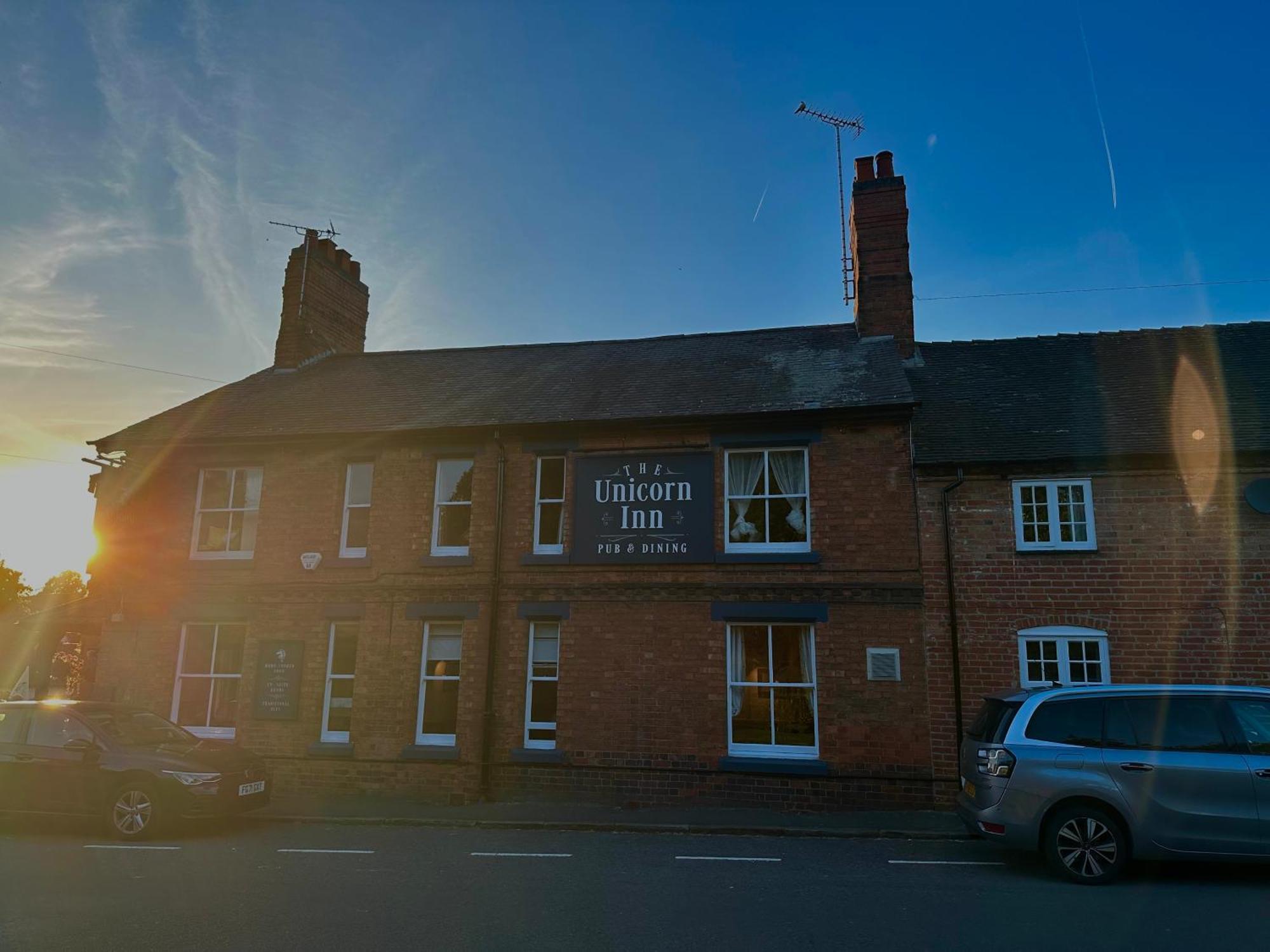 The Unicorn Inn Newton Solney Exterior foto