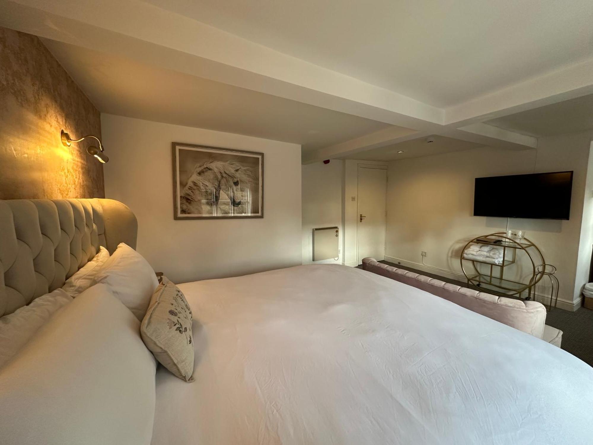 The Unicorn Inn Newton Solney Zimmer foto